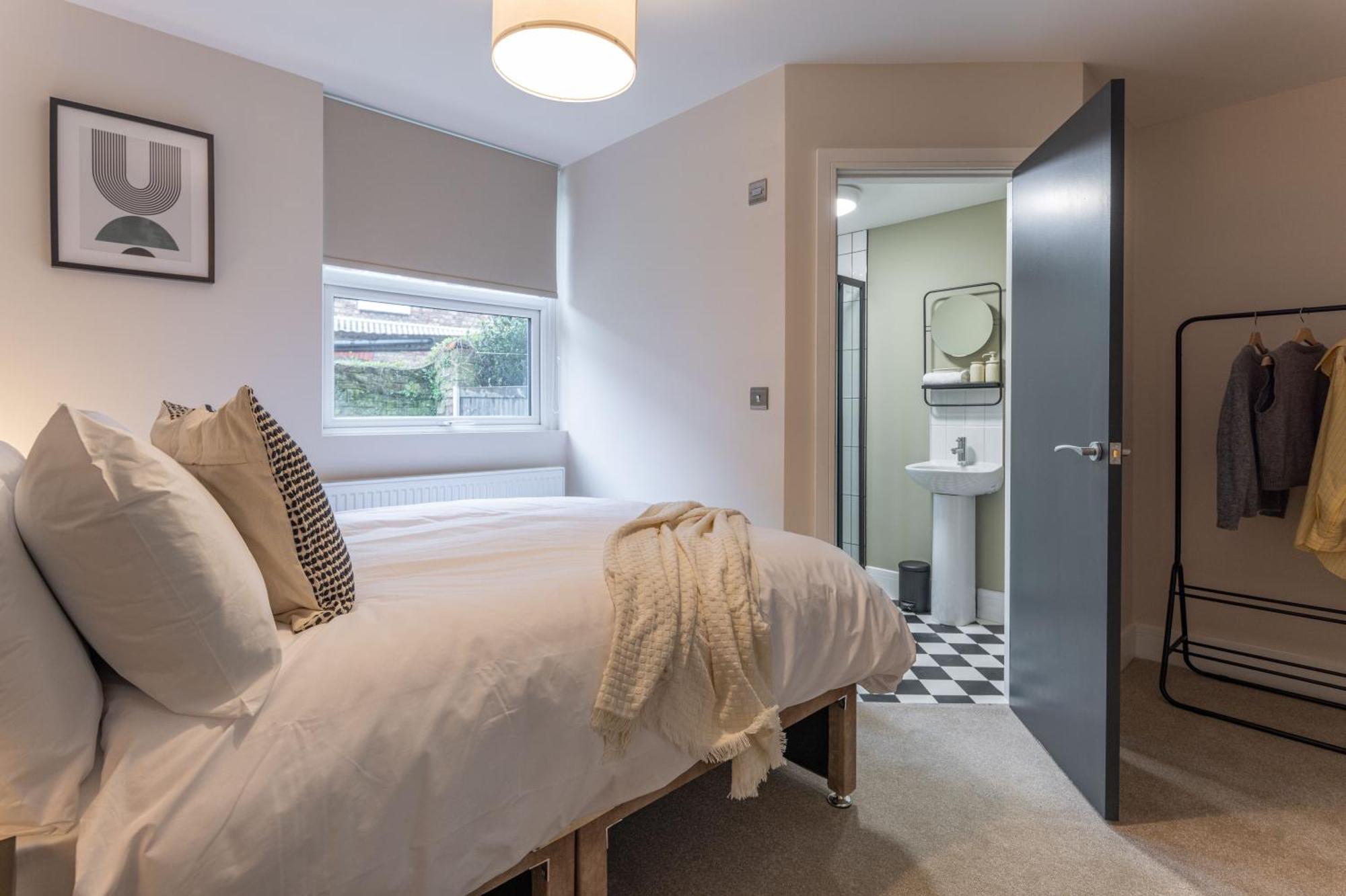 Broughton Place: Contemporary In * Liverpool